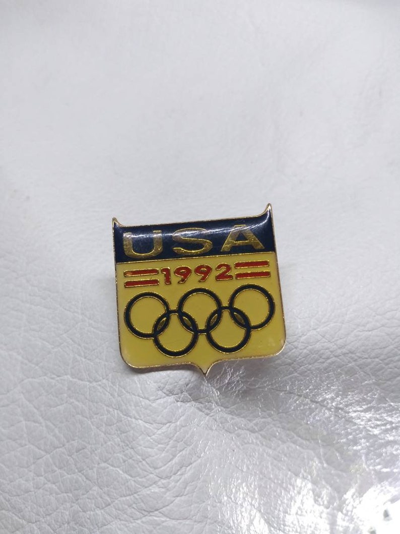 Team USA Barcelona 1992 Summer Olympic Games Antique Pinback Vintage Collectable sports athletes Boat Team USA racing sailing Competition
