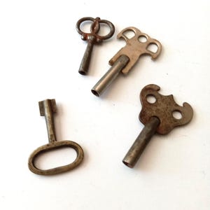 Vintage Wind-up Keys for Clocks type Skeleton Antique Solid Steel Authentic Victorian Lock Door Rustic Patina Made in England Collector Gift