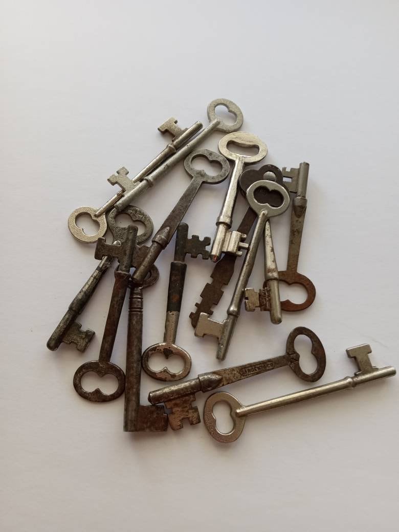 Vintage Keys Lot 9 Pcs. Wholesale Antique Keys for Craft and Decor. Old  Skeleton Keys. Soviet Flat Keys. Russian Metal Keys USSR Original 