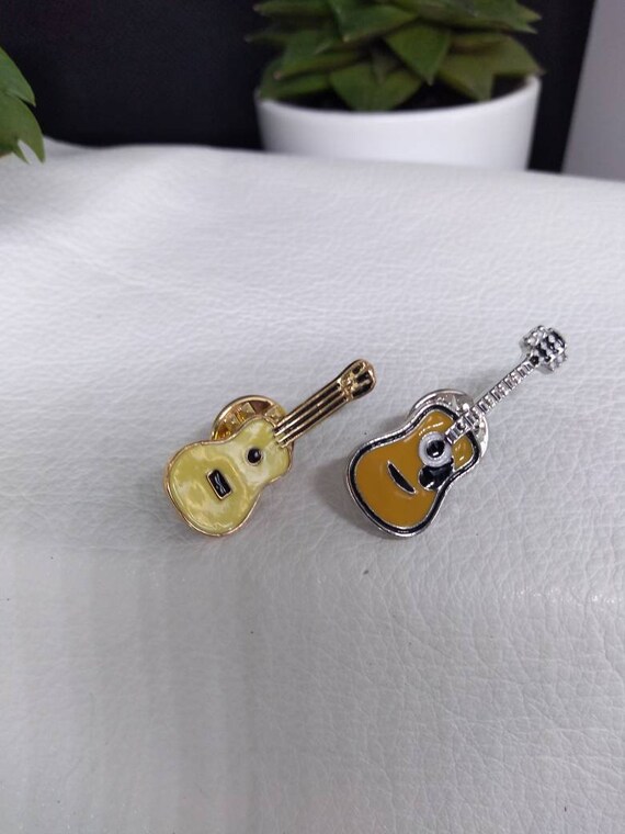 Guitar Banjo Ukulele Antique Pinback enamel Pin V… - image 4