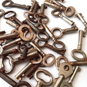 Vintage Mini Yale & Town type Skeleton Key Antique Solid Steel Authentic Victorian Lock Door Rustic Patina Made in England Collector Gift image 5