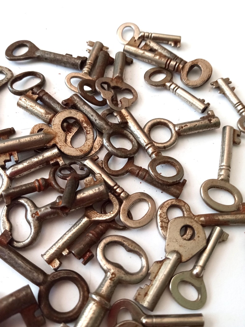 Vintage Mini Yale & Town type Skeleton Key Antique Solid Steel Authentic Victorian Lock Door Rustic Patina Made in England Collector Gift image 5