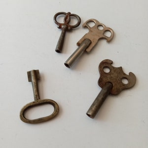Vintage Wind-up Keys for Clocks type Skeleton Antique Solid Steel Authentic Victorian Lock Door Rustic Patina Made in England Collector Gift
