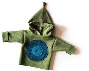 MILO children's wool sweater, pistachio green with pointed hood, green boiled wool sweater, boiled wool hooded sweater with circular appliqué