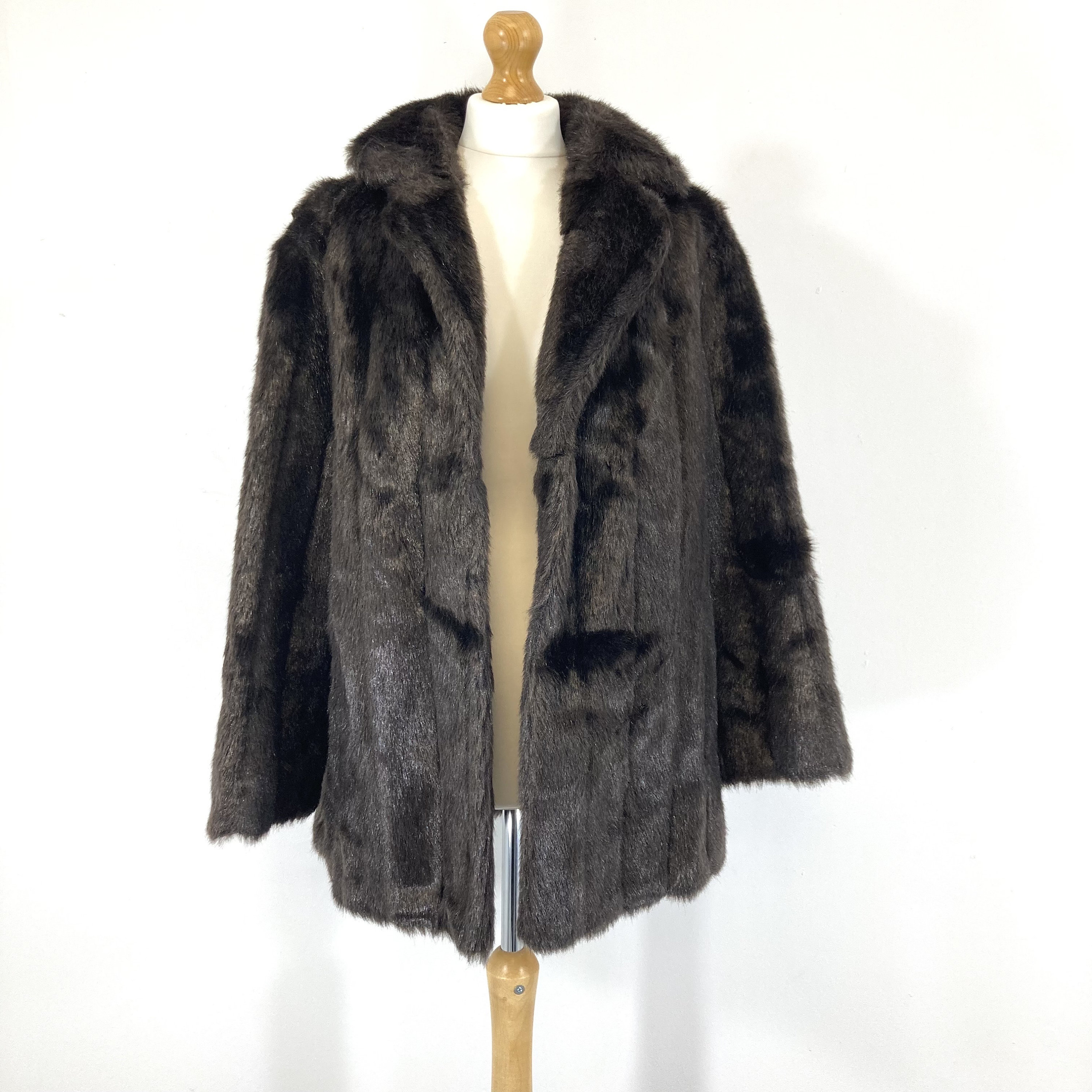 ヴィンテージ 90s フェイクファーコート フランス製　vintage fur ヴィンテージ 90s フェイクファーコート フランス製 vintage fur