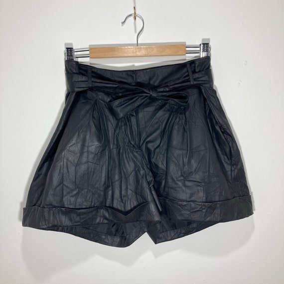 Faux Leather Shorts / Warehouse/ Black 