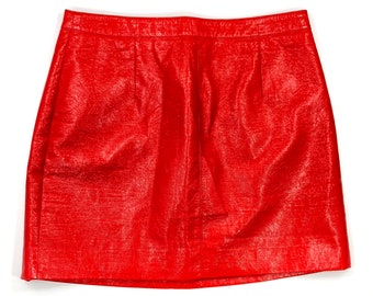 Textured mini skirt / Miss Selfridge / Vinyl / Faux Leather / Red / Sexy / Modern Vintage / Size 10 / EU 38