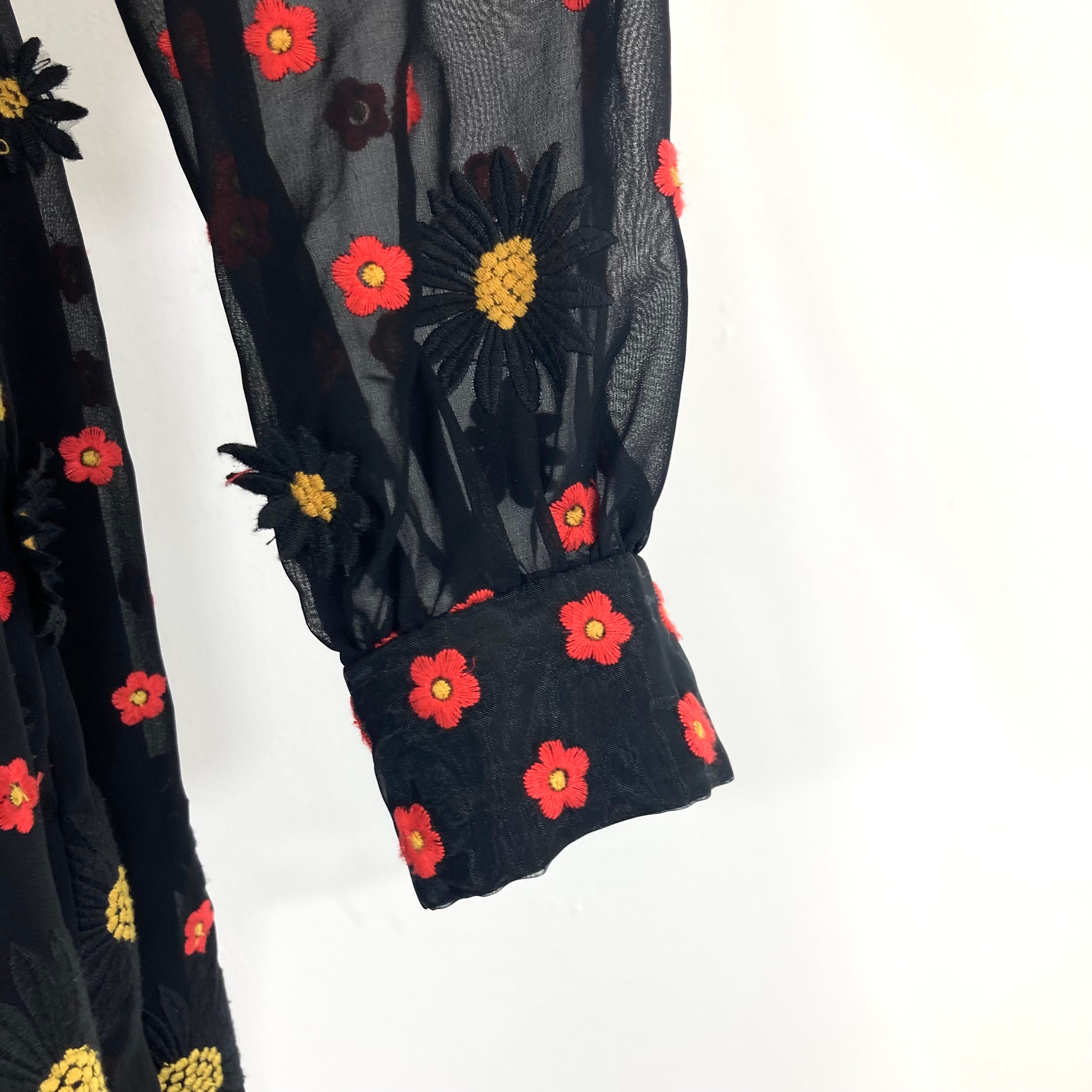 Embroidered Flower Dress / Alice + Olivia / Black / Flowers / Floral / Shirt Dress / Sheer / Modern Vintage / Size 6 Embroidered Flower Dress / Alice + Olivia / Black / Flowers / Floral / Shirt Dress / Sheer / Modern Vintage / Size 6