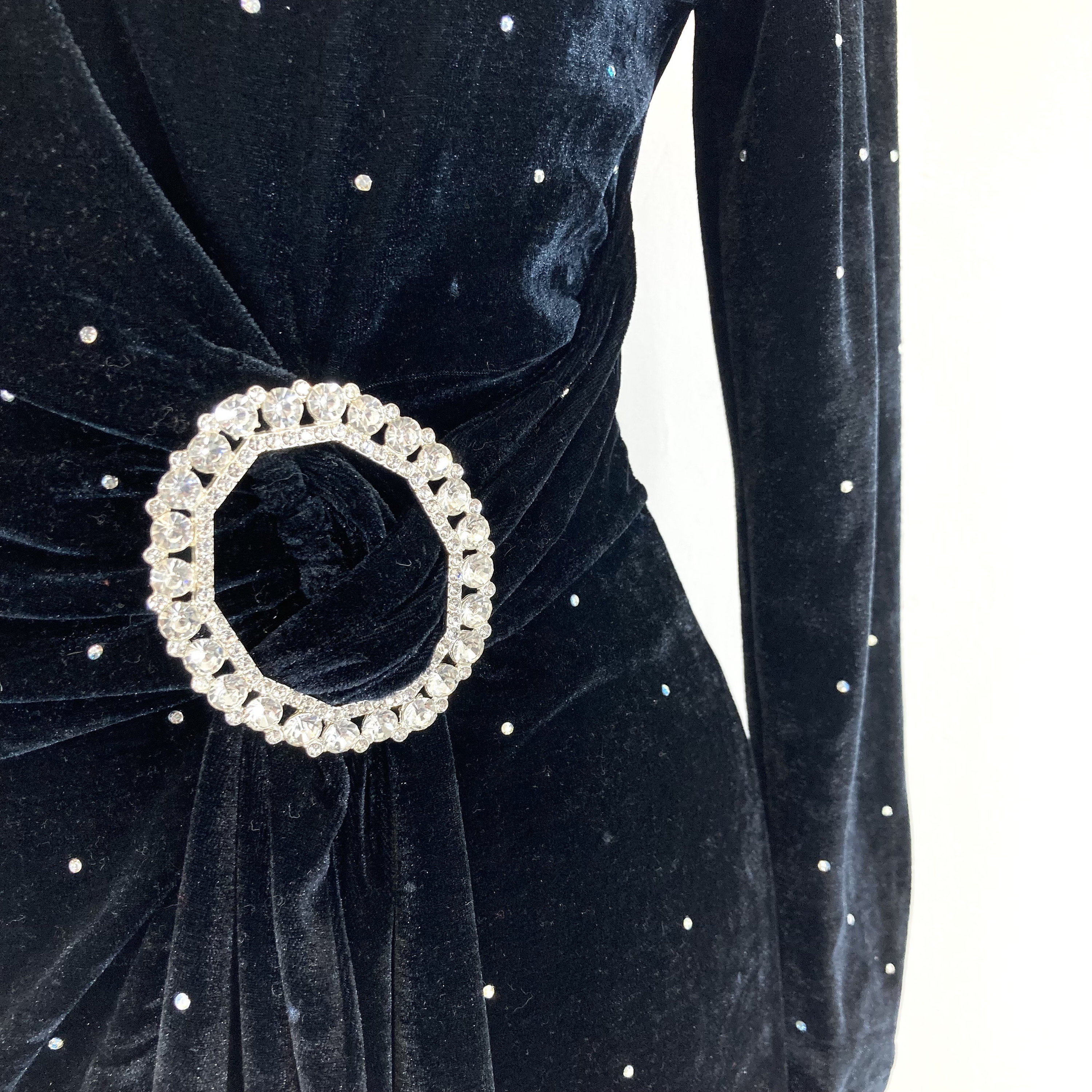zara velvet dress blue Zara Navy Blue Velvet Dress, Women's Fashion, Dresses & Sets, Dresses on Carousell