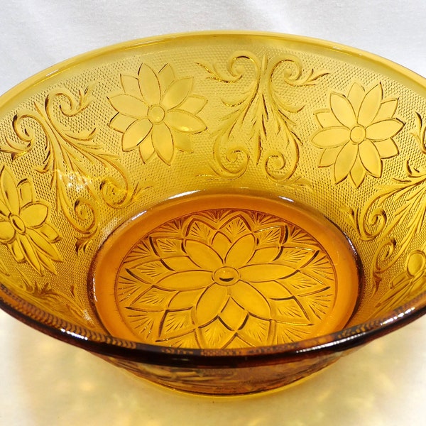 Tiara Round Serving Bowl 8" Across Amber Glass Heavy Sandwich Pattern 3" Tall Vintage 70s Dinnerware Glassware