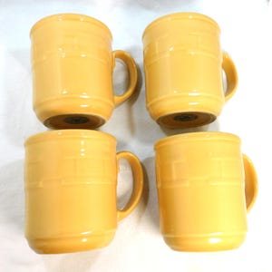 Longaberger Vintage Set 4 Round Butternut Pottery Mugs: Woven Tradition