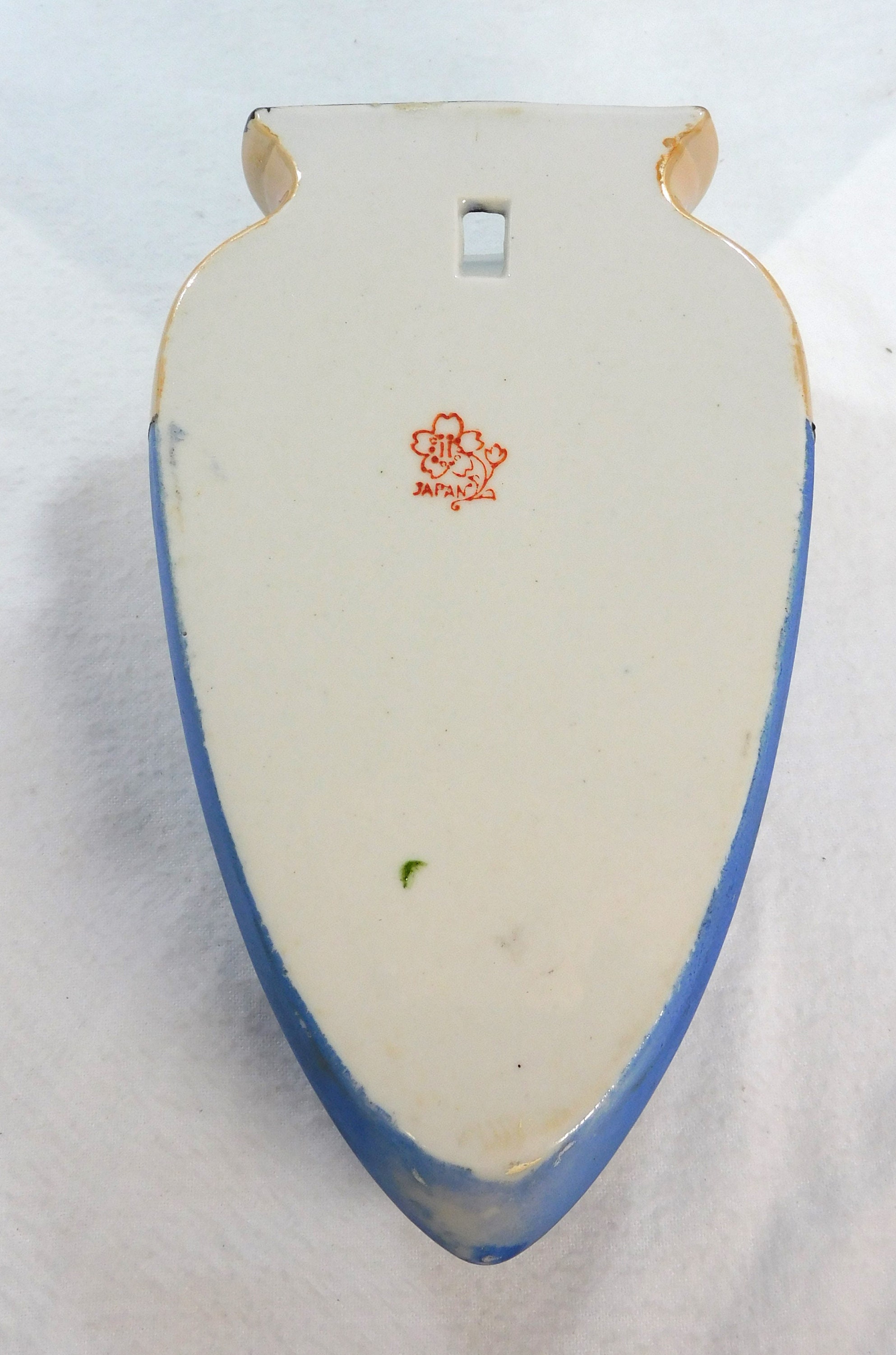 美品　陶器　ヴィンテージ　帯留め　宝船　明るい色使いの華やかな　丁寧に彫られた 美品 陶器 ヴィンテージ 帯留め 宝船 明るい色使いの華やかな