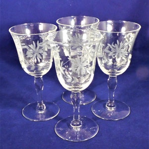 4 Wine Goblets Hand Blown Clear Crystal Glass Paneled Cut 6 Petaled Star Flowers Leaves Bulbous Smooth Stem 4 5/8&quot; Tall Vintage Party Decor
