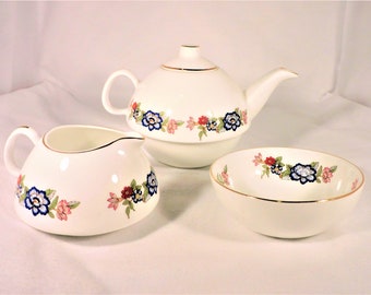 Tara Galaway Ireland Teapot Creamer & Sugar Set Royal Harmony Pattern Tea for Me 1 Cup Blue Red Flower Design Vintage Irish Bone China