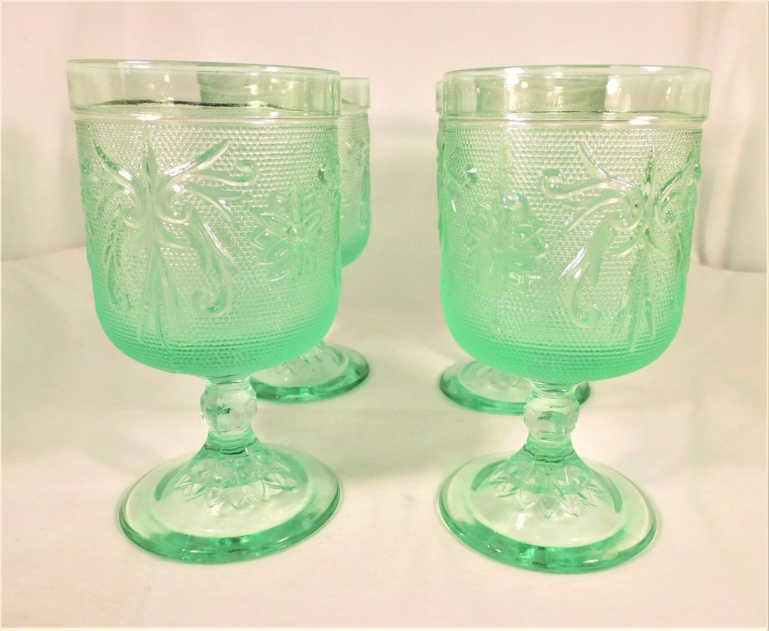 Tiara Glass Set 4 Table Wine Water Goblets Chantilly Light Green