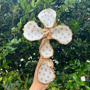 Fleur de Lis oesterkruis