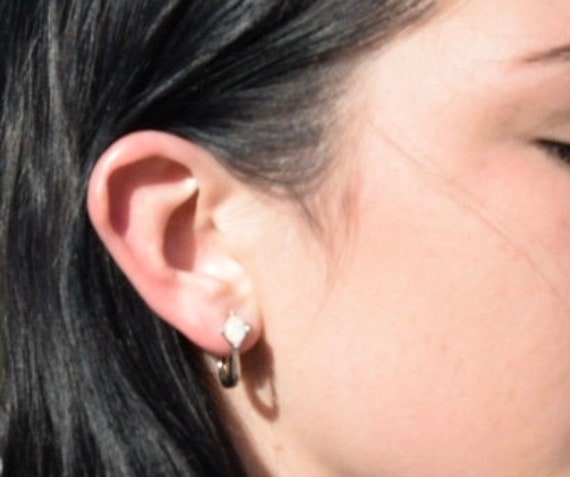 Orecchini in argento con opale bianco // Orecchini lunghi in