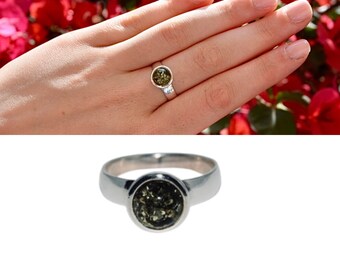 Natural amber ring,Round amber ring,Amber ring sterling silver,Gift for her,Amber jewellery,Genuine Baltic amber,Silver ring with amber.