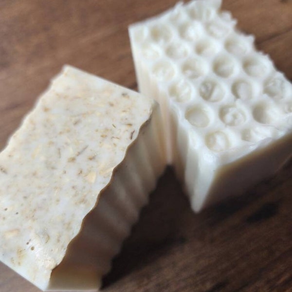 Soothing Oats N Honey- Goatsmilk Soap with Essential Oils