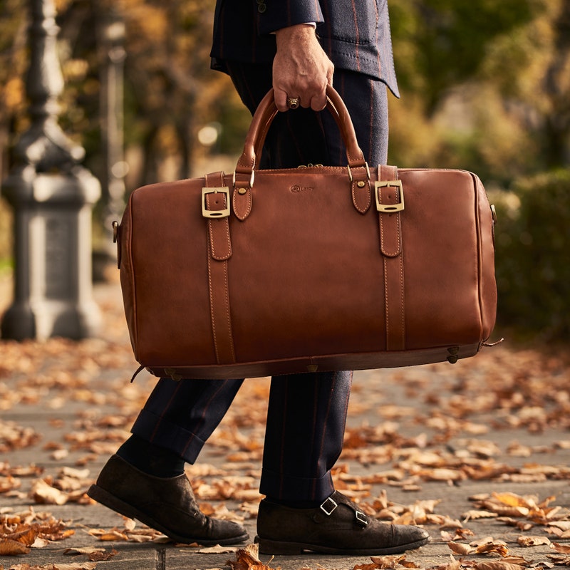 Leather duffle with wheels Clearance