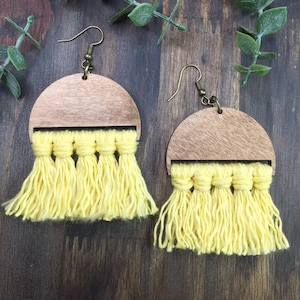 Boucles d’oreilles en macramé || Boucles d’oreilles en macramé jaune