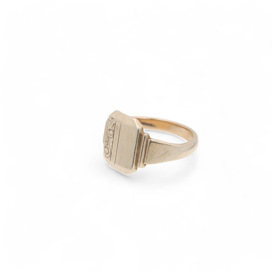 Vintage 9ct Gold Signet Ring, 1967 - Etsy