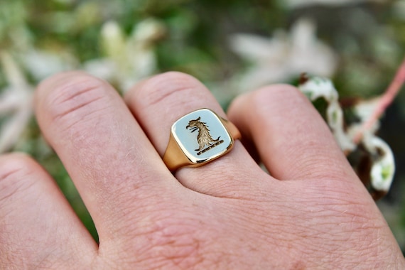 Antique 18ct Gold Intaglio Signet Ring Griffin Crest 1932