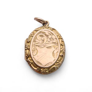Antique 9ct Gold Forget Me Not Locket