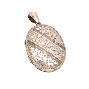 Antique 9ct Gold Chased Forget Me Not Floral Locket