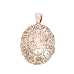 Antique 9ct Gold Chased Forget Me Not Locket