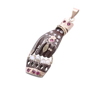 Antique Art Deco 800 Silver & 9ct Gold Pendant | Hand Holding Pearl Basket
