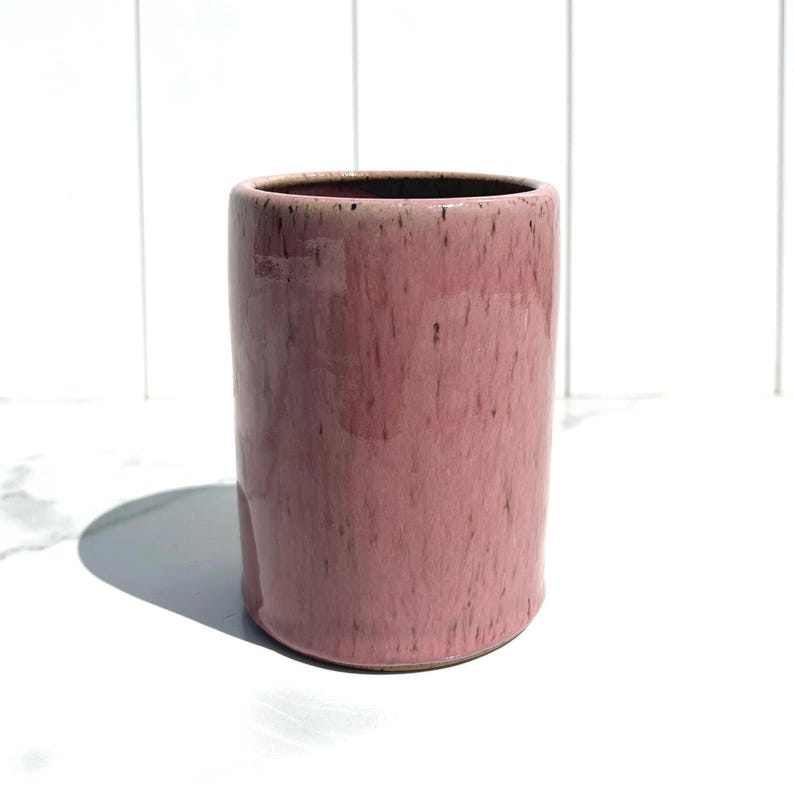 Hand-made Ceramic makeup brush holder (pink)