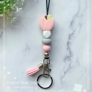 Lanière d'enseignant TEACH rose pomme | Badge d'identification et lanière porte-clés | Prénom personnalisé | Cordon de paracorde | Lanière pour enseignant/infirmière | Porte-clés