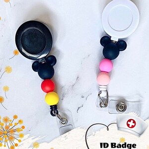 Carretel retrátil para crachá de identificação | Mickey e Minnie Mouse | Porta-cartão de identificação | Presente para enfermeiro, médico, professor | Clipe jacaré giratório