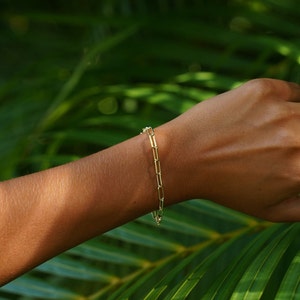 Minimalist everyday paperclip bracelet-Dainty 14k gold-Gold Stackable wristlet-Gold modern chain bracelet- Bold link staple chain bracelet