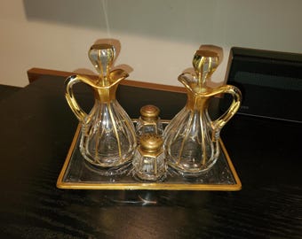 Antiguo. Italia. Juego de 5 vinagreras: salero, pimentero, aceitero, vinagrero y bandeja. Coleccionable.