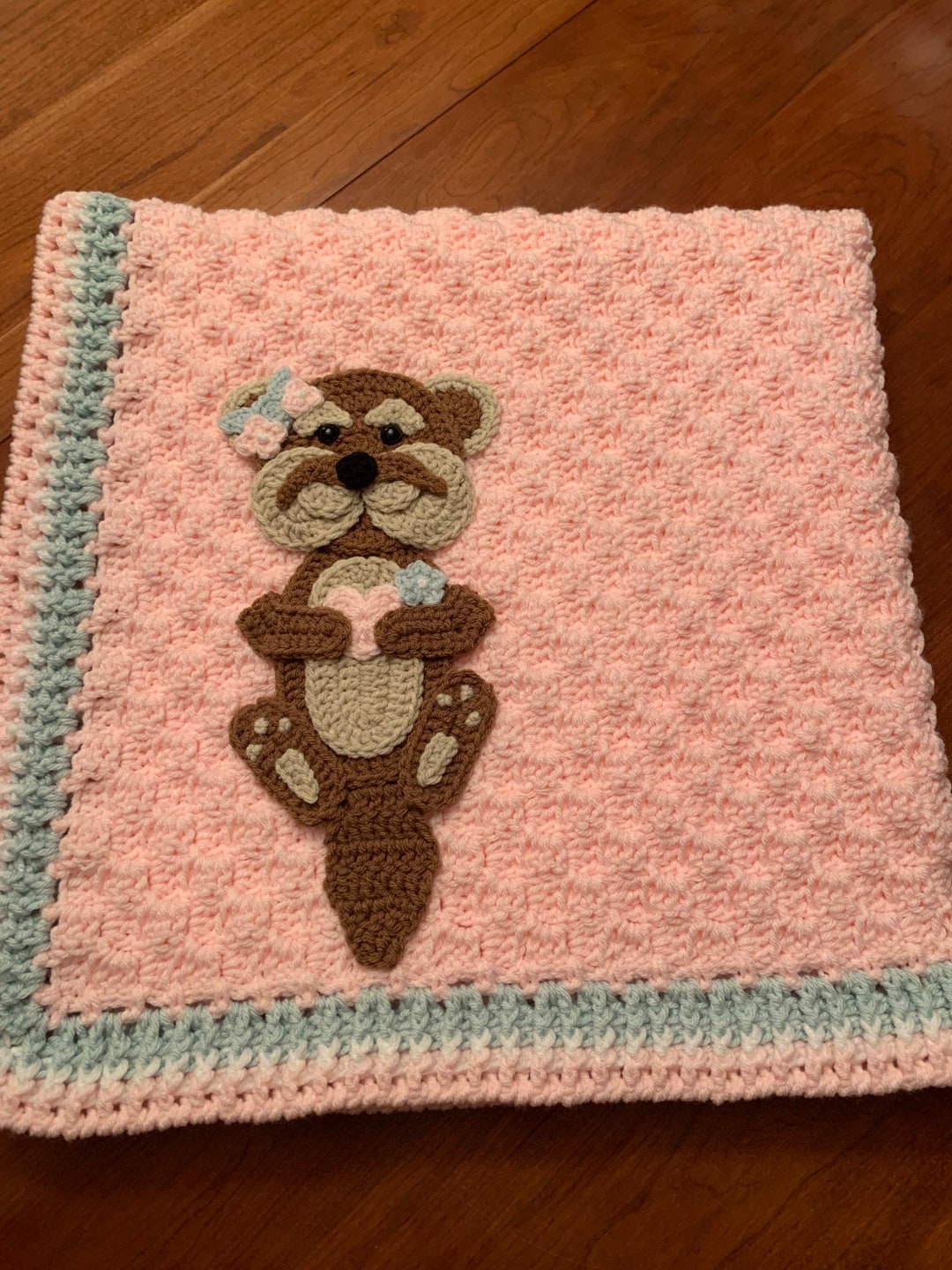 Cute Otter Pattern Print Hooded Blanket