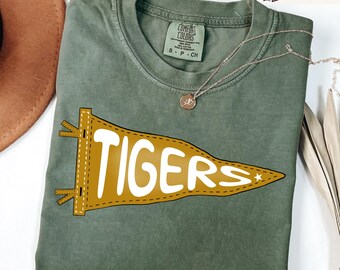 Custom Pennant Comfort Colors® Shirt, Personalized Mascot Name Pennant Tee Shirt, Pennant Mascot Shirt, Trendy Game Day School Spirit Shirt