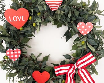 Red Heart Wreath Attachment Kit: Interchangeable Holiday Decor
