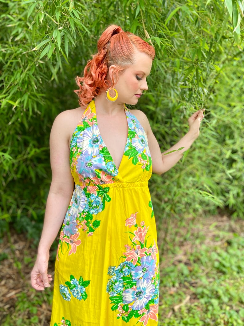 Phuket Dinner Colorful Wave Print Tassel Halter Maxi Dress