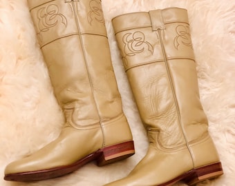 Buttery Tan Leather Cowgirl Justin Boots