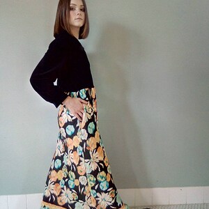 1960's/70's Floral And Soft Felt Dress/Front Zip Down Closure/Side Pockets/Sharp Collar image 5