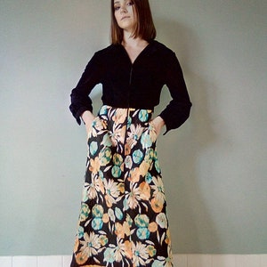 1960's/70's Floral And Soft Felt Dress/Front Zip Down Closure/Side Pockets/Sharp Collar image 1