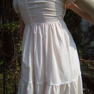 Baby Doll 1980er Kleid/Handgemachtes Vintage Kleid mit Spitzenkragen/Reißverschluss am Rücken Bild 4