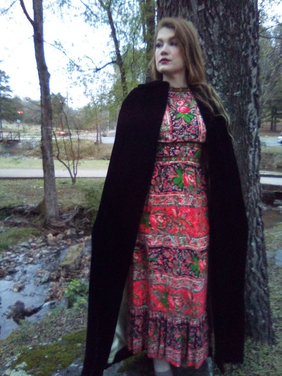 1940s Black Velvet Opera Cape with Gold Sequin Shoulders