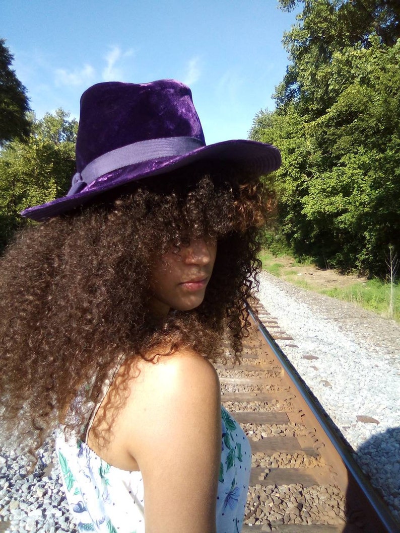 The Paris Boutique Velvet Violet / 1950's/60's Floppy Brim Hat/ Complete with Matching Ribbon Decor image 5