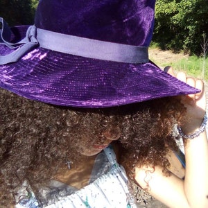 The Paris Boutique Velvet Violet / 1950's/60's Floppy Brim Hat/ Complete with Matching Ribbon Decor image 2