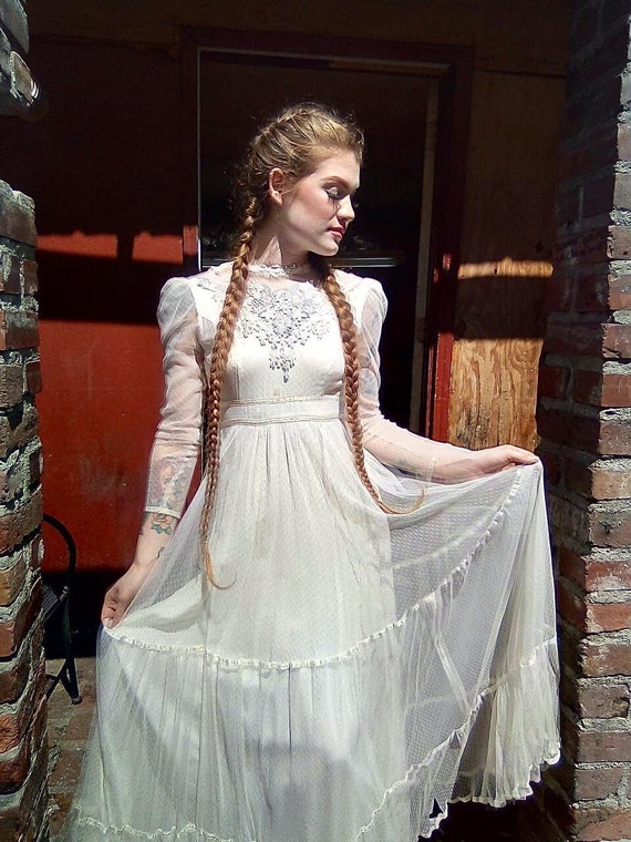 Prairie style cheap wedding dress