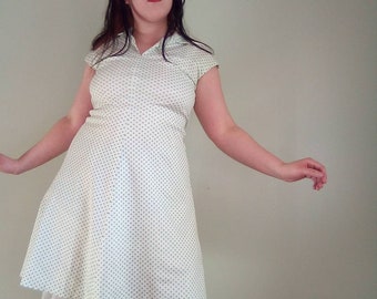 Vintage Green Polkadot Day Dress with Pop Collar/Slip On Dress/Polyester Mix
