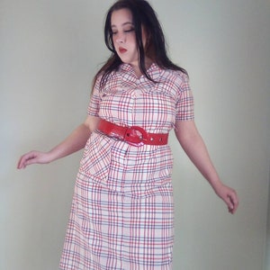 1960&#39;s Plaid Picnic House Dress with Side front Pocket/Front Zipper Closure/Sheer Cotton Material